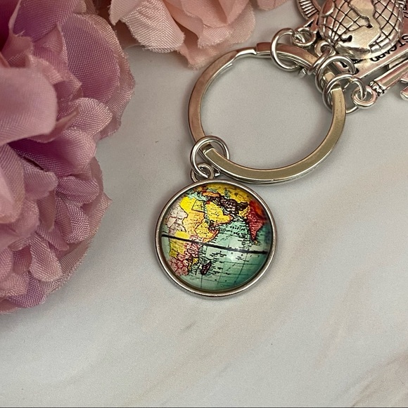 World Map Airplane Compass Keychain - Picture 9 of 13